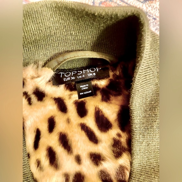 Topshop army green bomber coat, with gold zippers and buttons. Size US 4. - Picture 3 of 3